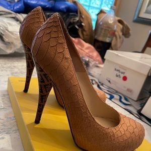Fendi pumps size 37